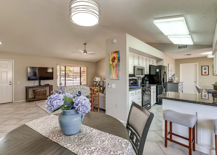 Holiday home Near Golf! Sun West Retreat W/ Perks