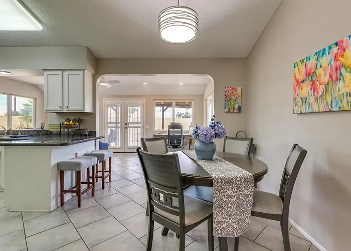 Near Golf! Sun West Retreat W/ Perks Holiday home