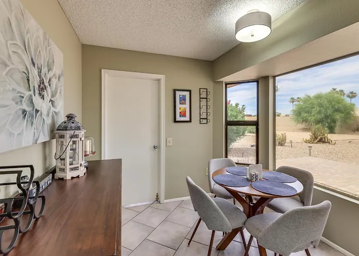 Near Golf! Sun West Retreat W/ Perks Holiday home *
