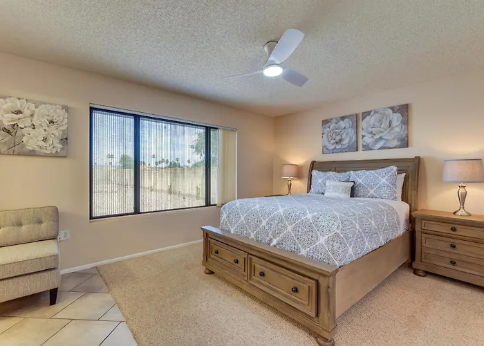 Near Golf! Sun West Retreat W/ Perks Holiday home