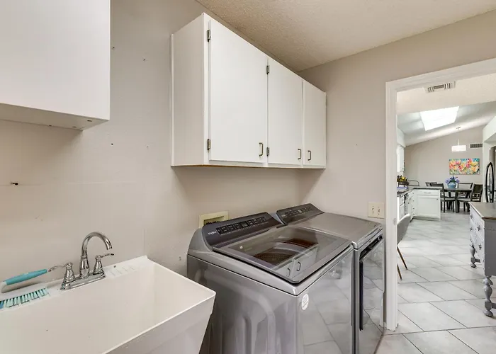 Holiday home Near Golf! Sun West Retreat W/ Perks *